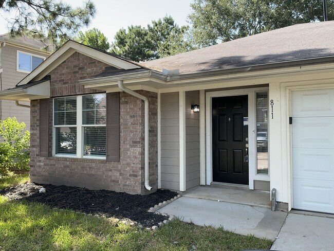 811 Dragonfly Dr