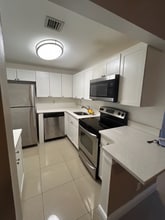 490 NW 20th St in Boca Raton, FL - Building Photo - Building Photo