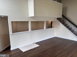 22 Cotoneaster Ct in Monmouth Junction, NJ - Building Photo - Building Photo
