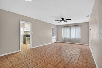 755 Alamanda Way S in St. Petersburg, FL - Building Photo - Building Photo