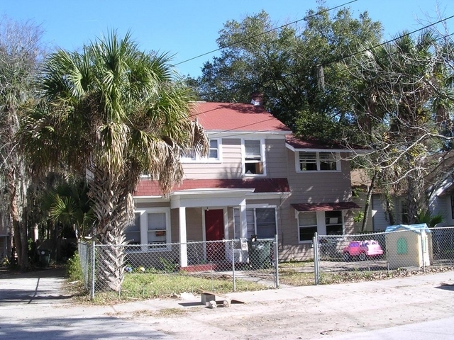 635 Mulberry St in Daytona Beach, FL - Building Photo