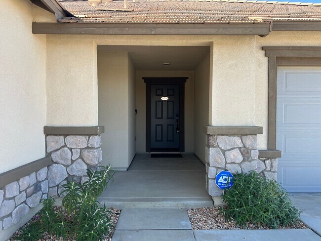 44665 Aspen St in Lancaster, CA - Building Photo - Building Photo