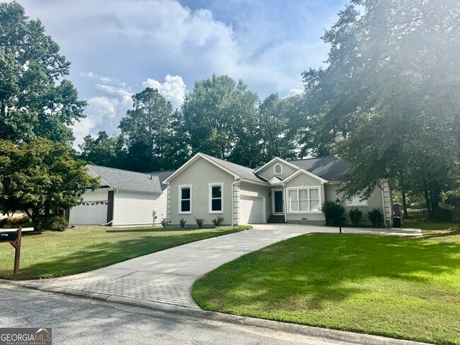 property at 220 Autumn Trace Ct