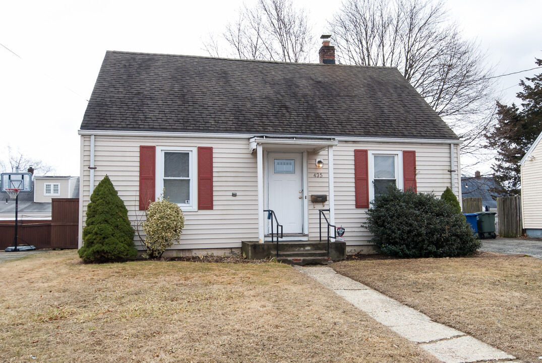 435 Ruth St in Bridgeport, CT - Building Photo