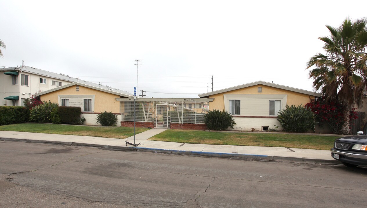 4471-4477 Illinois St in San Diego, CA - Foto de edificio