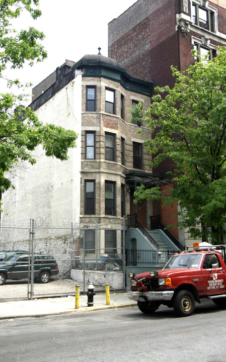 529 W 187th St in New York, NY - Building Photo