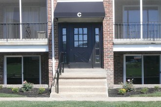 Delaview Apartments in Bristol, PA - Foto de edificio - Building Photo