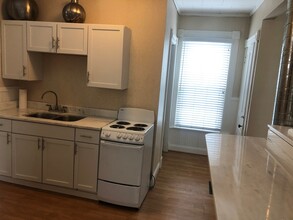 3641 Edwards Rd, Unit #1 in Cincinnati, OH - Building Photo - Building Photo