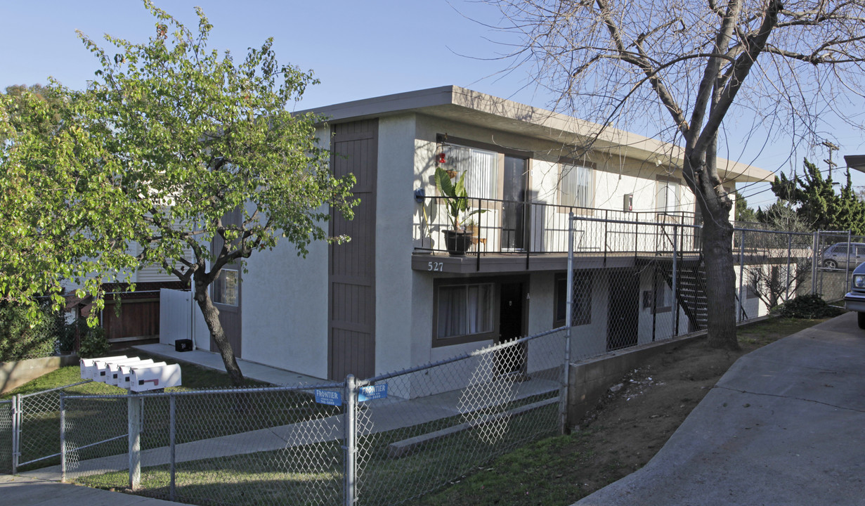 527 E 3rd Ave in Escondido, CA - Building Photo