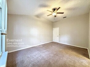 1785 Chandelier Cir E in Jacksonville, FL - Building Photo - Building Photo
