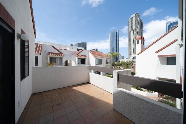 701 Kettner Blvd in San Diego, CA - Building Photo - Building Photo