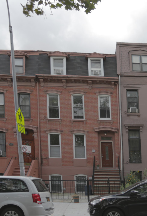 174 Macon St in Brooklyn, NY - Building Photo