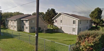 1170 S Elm St in Colville, WA - Building Photo - Building Photo