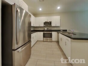 12595 W Gentle Rain Rd in Peoria, AZ - Building Photo - Building Photo