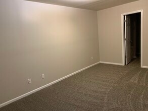 307 Caldwell Loop in Jacksonville, NC - Foto de edificio - Building Photo