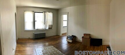 349 Pleasant St, Unit B1-9 in Malden, MA - Foto de edificio - Building Photo