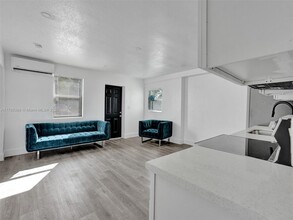6147 SW 40th St in Miramar, FL - Building Photo - Building Photo