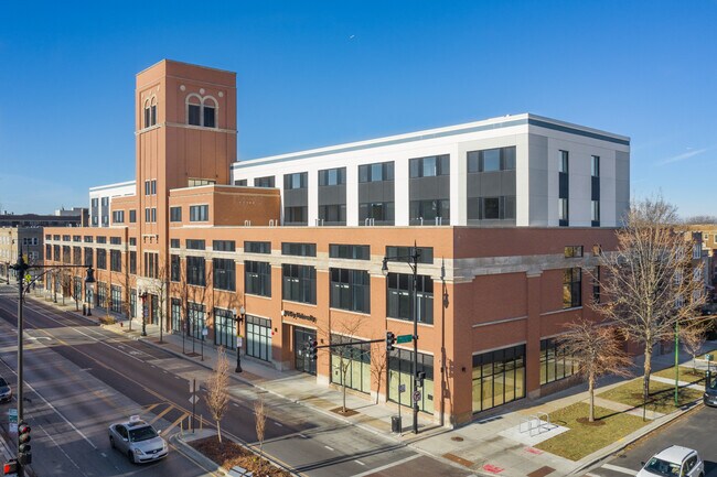 1900 W Lawrence Ave in Chicago, IL - Building Photo - Building Photo