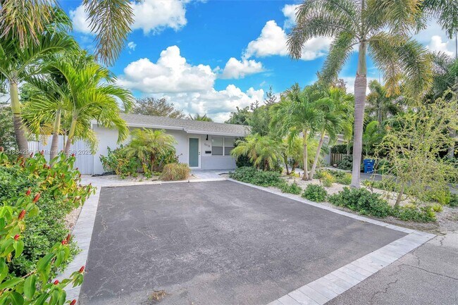 2618 NE 10th Terrace in Wilton Manors, FL - Building Photo - Building Photo