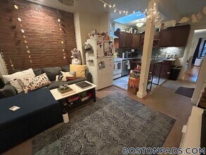 918 Beacon St in Boston, MA - Foto de edificio - Building Photo