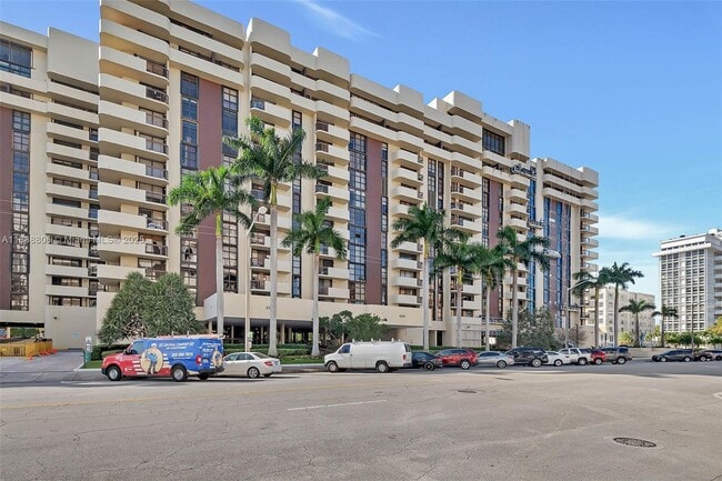 600 Biltmore Way in Coral Gables, FL - Building Photo - Building Photo