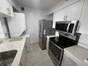 80 S Shore Dr in Miami Beach, FL - Building Photo - Building Photo