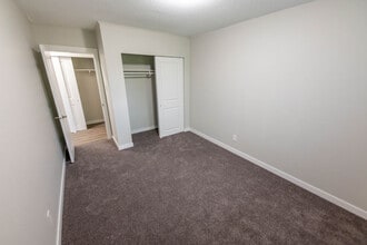 Pinegrove Manor Apartments in Prince George, BC - Building Photo - Building Photo