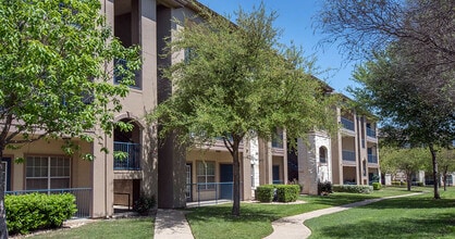 Arboleda Apartment Homes in Cedar Park, TX - Building Photo - Building Photo