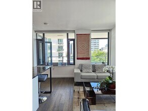 1688 Pullman Porter St in Vancouver, BC - Building Photo - Building Photo