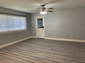 328 1st St in Galveston, TX - Building Photo - Building Photo