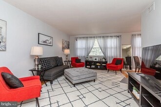 3518 Rhoads Ave, Unit Apt A2 in Newtown Square, PA - Building Photo - Building Photo