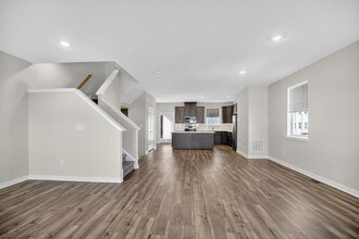 70 Continental Wy in Bridgeport, PA - Building Photo - Building Photo