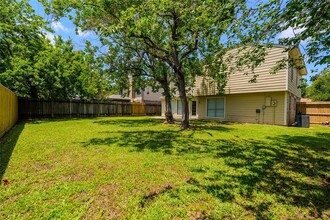4239 Southchase Ln in Houston, TX - Building Photo - Building Photo