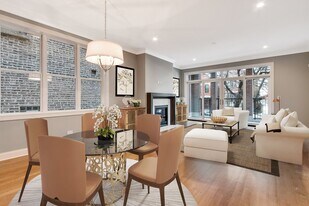 2318 N Southport Ave, Unit 2319-1S in Chicago, IL - Building Photo