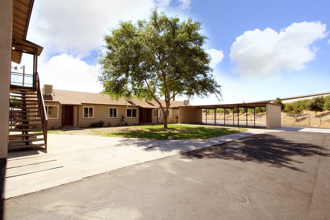 Olive & Jackson 13 units in Fresno, CA - Foto de edificio