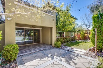 5863 Glory Heights Dr in Las Vegas, NV - Building Photo - Building Photo