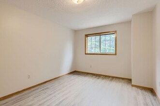9931 Fillmore St NE in Blaine, MN - Building Photo - Building Photo