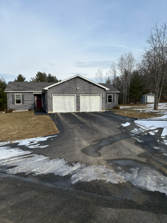 41 Coe St-Unit -Unit B in Auburn, ME - Building Photo