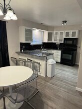 3909 Redwood Ln, Unit Apt D in Pueblo, CO - Foto de edificio - Building Photo