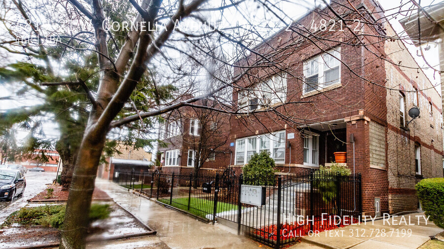 4819 W Cornelia Ave in Chicago, IL - Building Photo