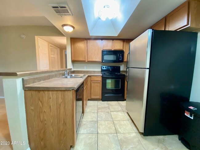 1720 E Thunderbird Rd in Phoenix, AZ - Building Photo - Building Photo