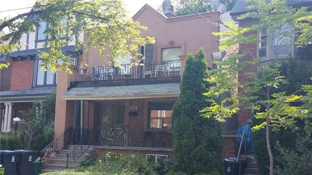 property at 574 Dovercourt Rd