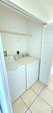 2311 Coolidge St, Unit B in Hollywood, FL - Foto de edificio - Building Photo