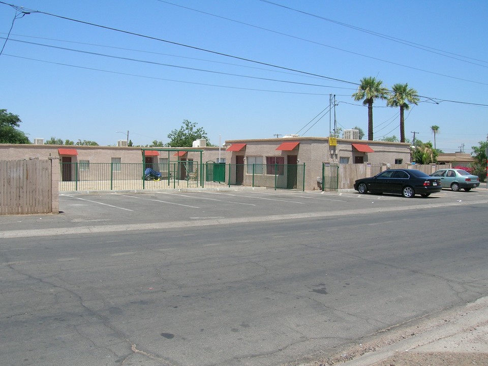 The Melvin Street Apartments in Phoenix, AZ - Building Photo