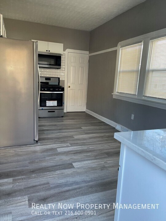 6028 Wakefield Ave-Unit -6028WAKEDN in Cleveland, OH - Building Photo