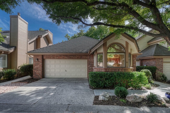 property at 4565 E Mexico Ave