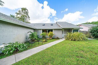 1252 Raintree Ln in Wellington, FL - Building Photo - Building Photo