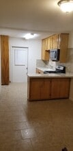1510 Haldon St, Unit D in Bakersfield, CA - Building Photo - Building Photo
