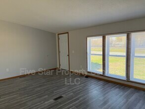 101 S Kennedy Ave in Auburn, IL - Building Photo - Building Photo