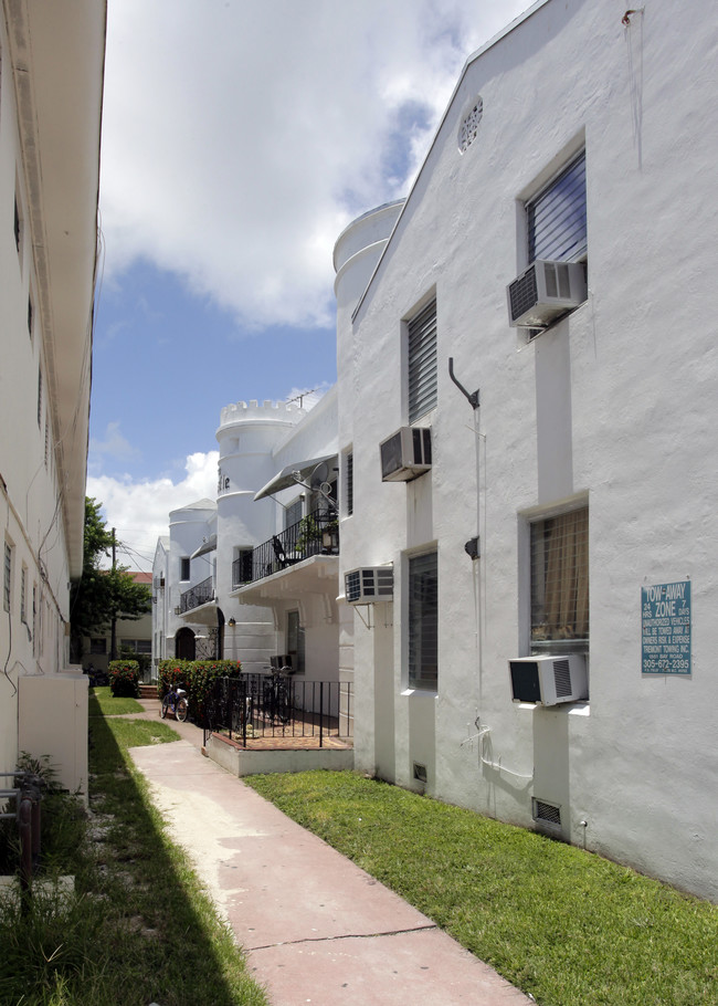 White Castle in Miami Beach, FL - Building Photo - Building Photo